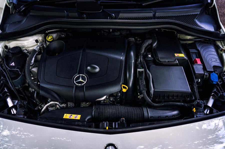 Đánh giá Mercedes-Benz B-Class: Tưởng không sang mà sang không tưởng