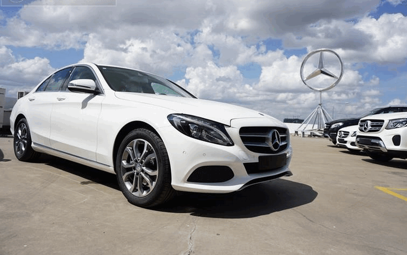 Mercedes C250 trắng sang trọng